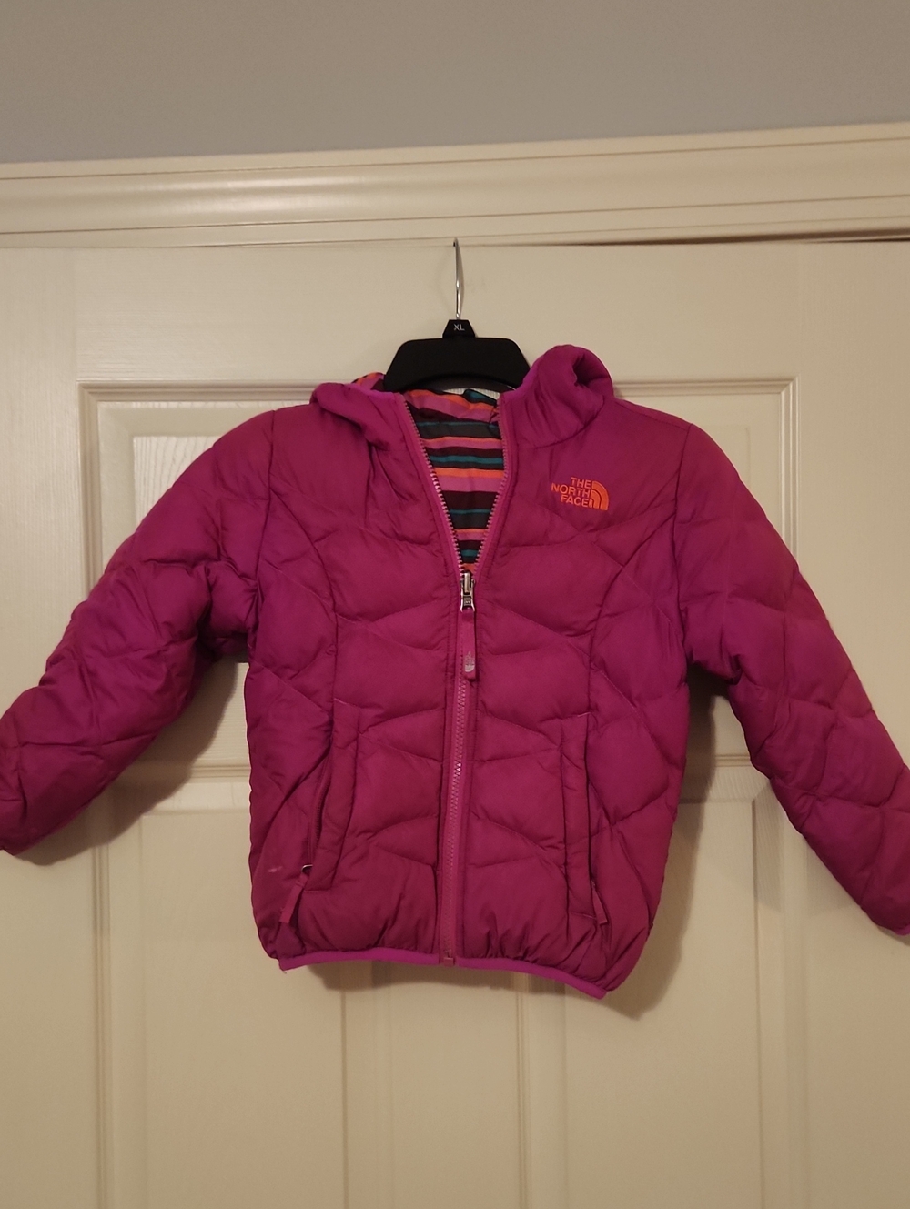 The North Face Kids' Reversible Magenta Puffer Jacket with Hood Girls Xs 6